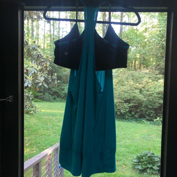 Lululemon No Limits blue floral tank size 10 - Picture 6 of 6